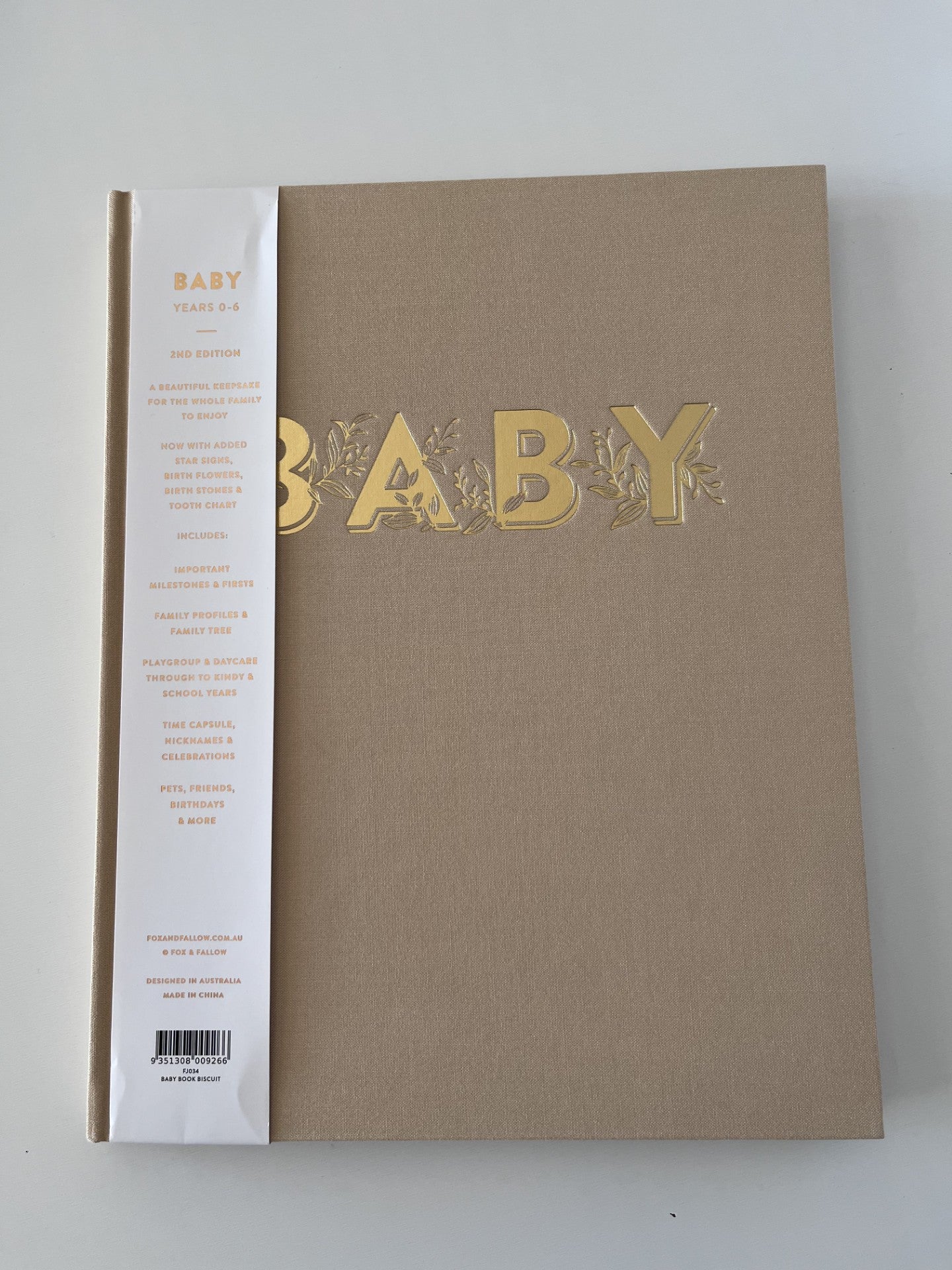 Baby Book 'Biscuit'-Fox & Fallow