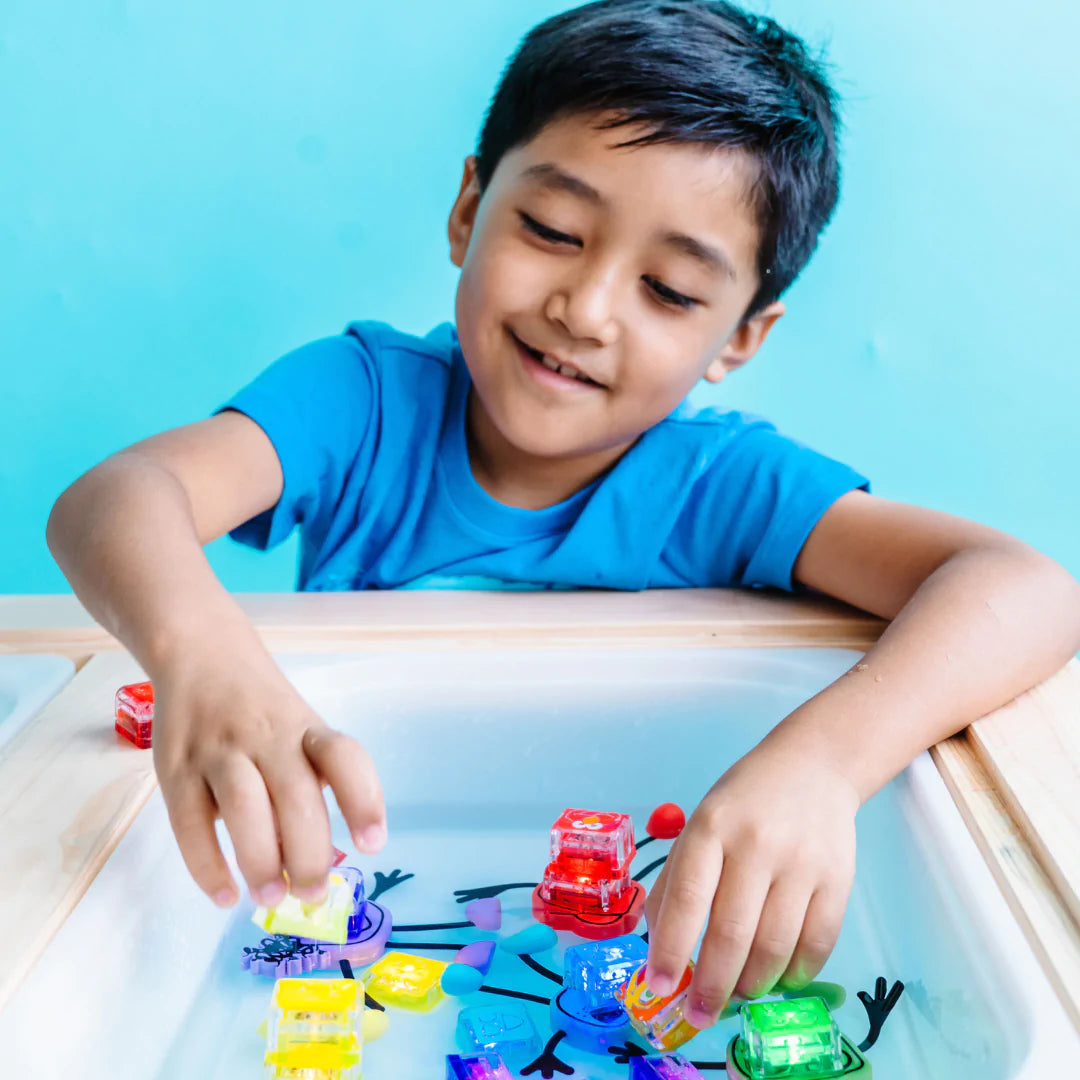 Glo Pals | Water Activated Light Up Cubes